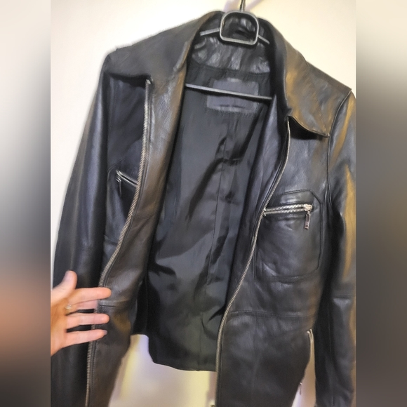 Leather jacket - Picture 4 of 4